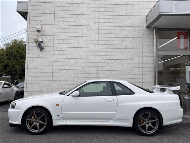 NISSAN SKYLINE GT-R