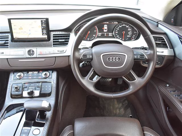 AUDI A8