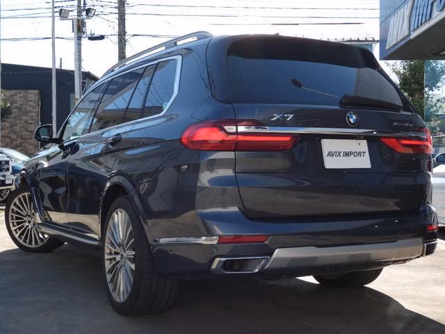 BMW X7