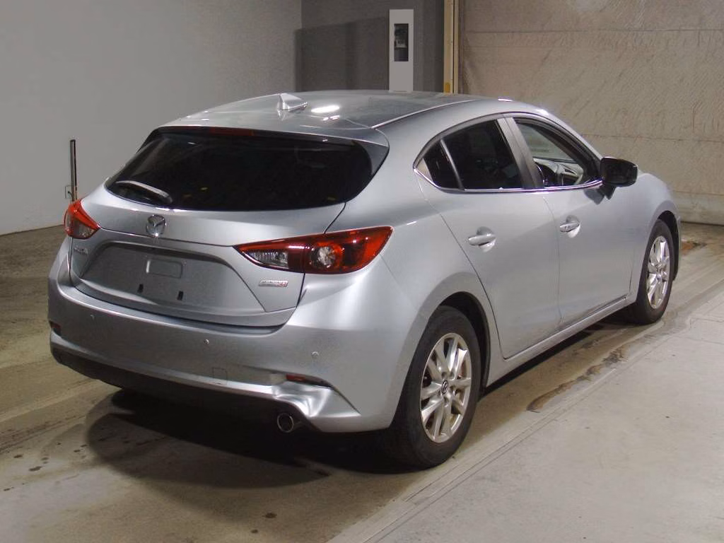 MAZDA AXELA