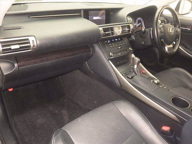 LEXUS IS300