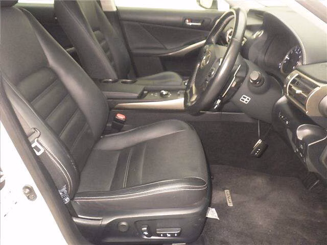 LEXUS IS300