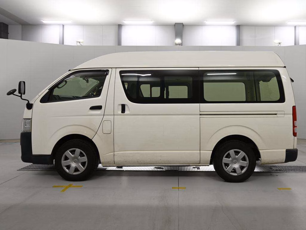 TOYOTA REGIUS ACE