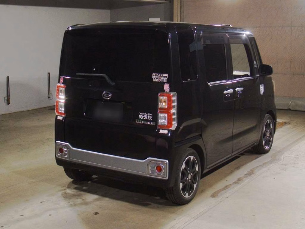 DAIHATSU WAKE