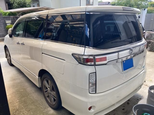 NISSAN ELGRAND