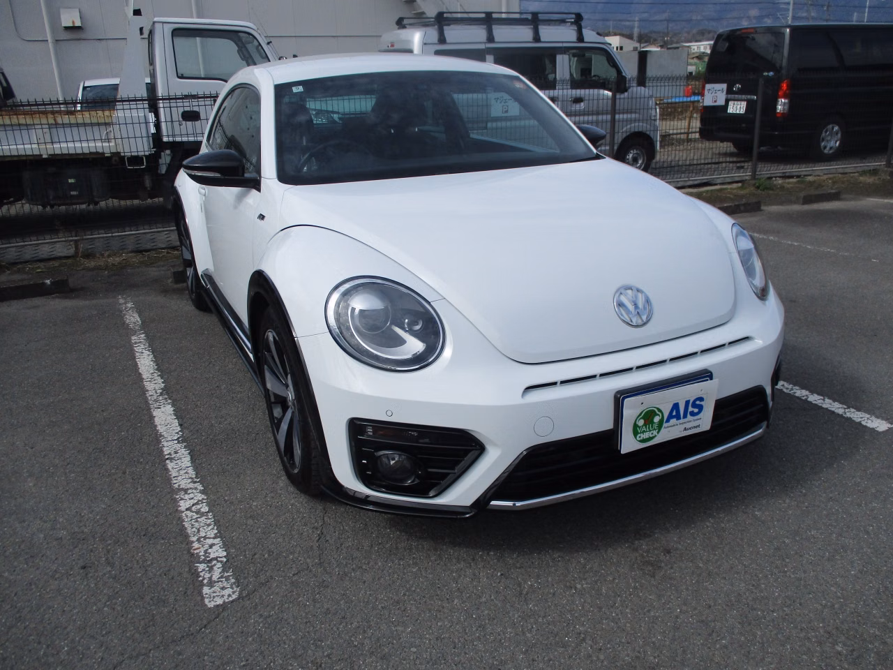 VOLKSWAGEN BEETLE
