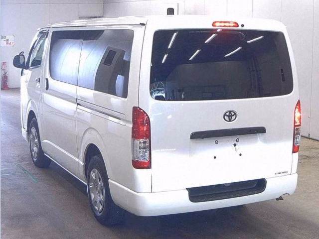 TOYOTA REGIUS ACE