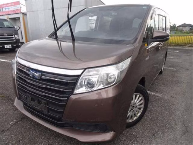 TOYOTA NOAH