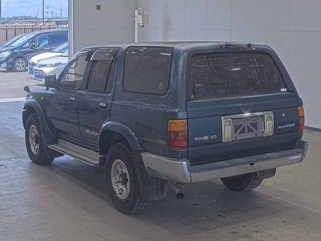 TOYOTA HILUX SURF
