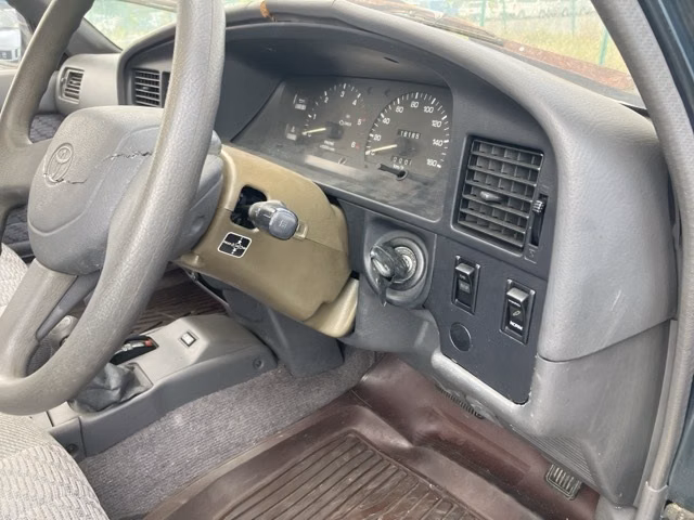 TOYOTA HILUX SURF