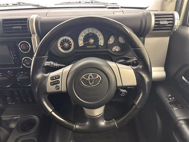 TOYOTA FJ CRUISER