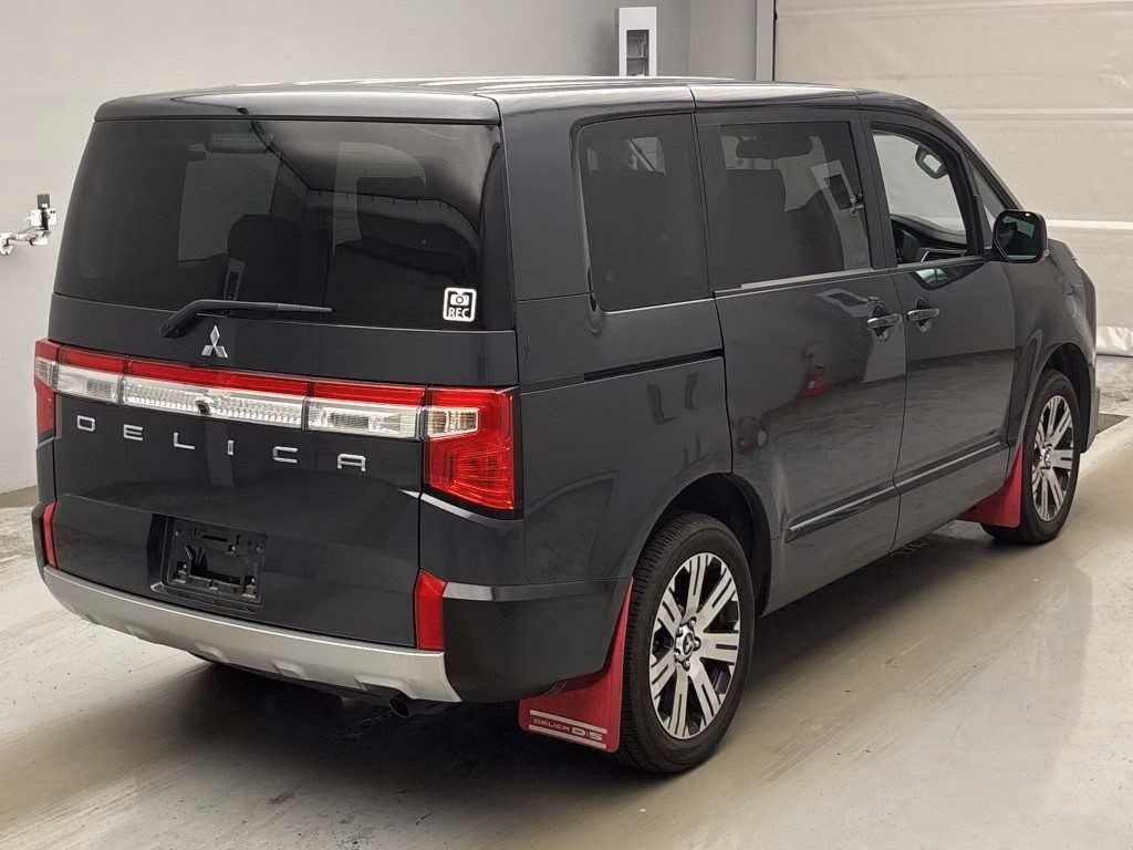 MITSUBISHI DELICA D:5
