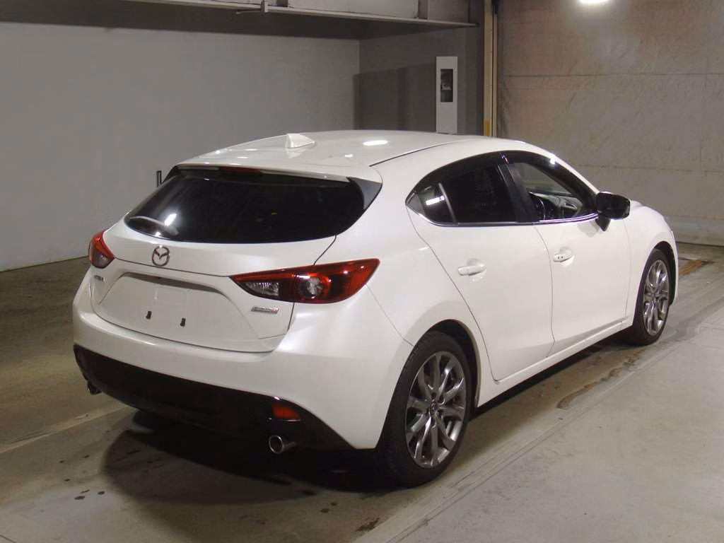 MAZDA AXELA