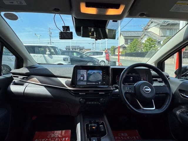 NISSAN AURA