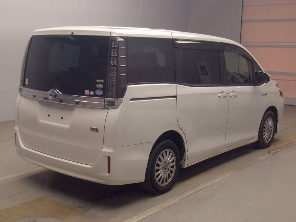 TOYOTA VOXY