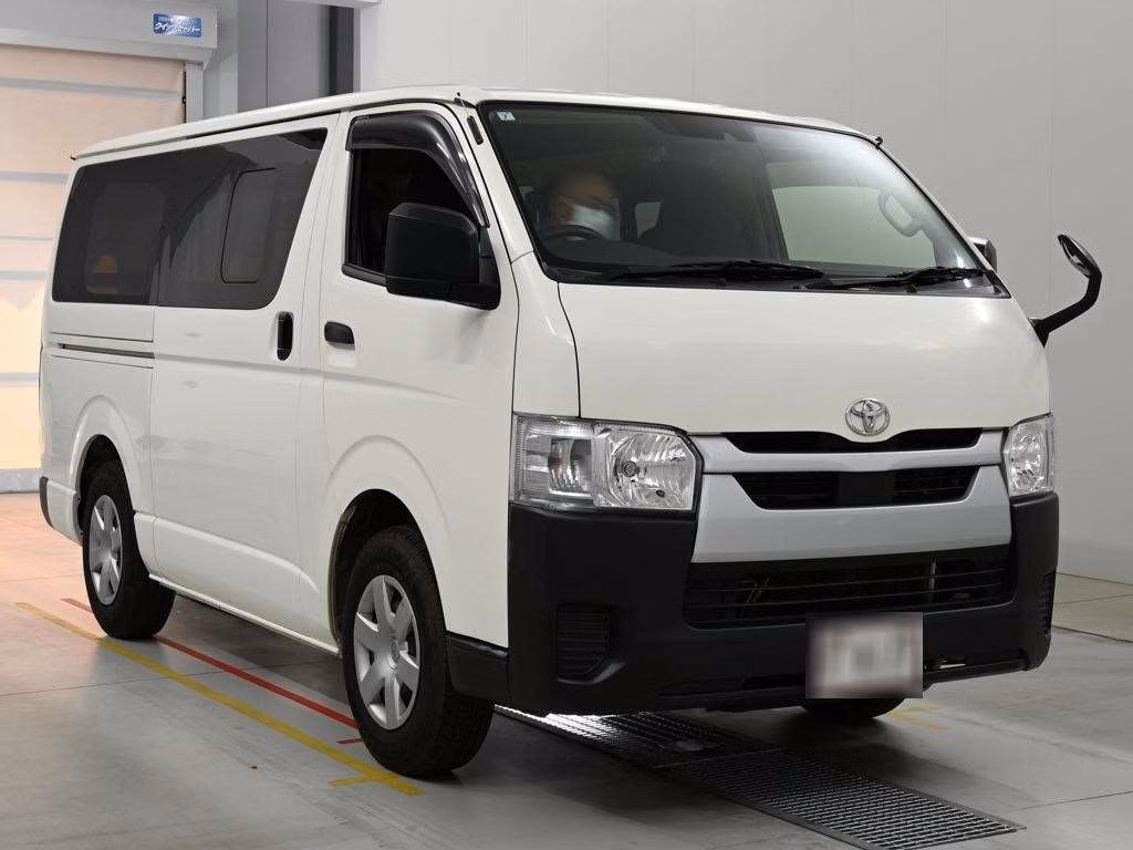 TOYOTA REGIUS ACE