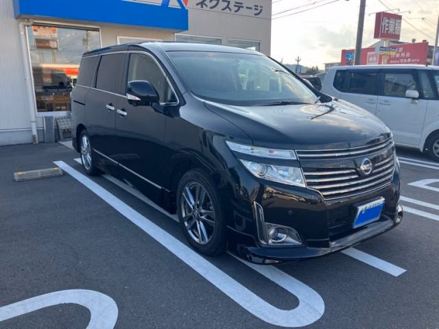 NISSAN ELGRAND