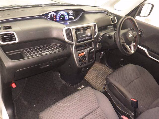 MITSUBISHI DELICA D:2