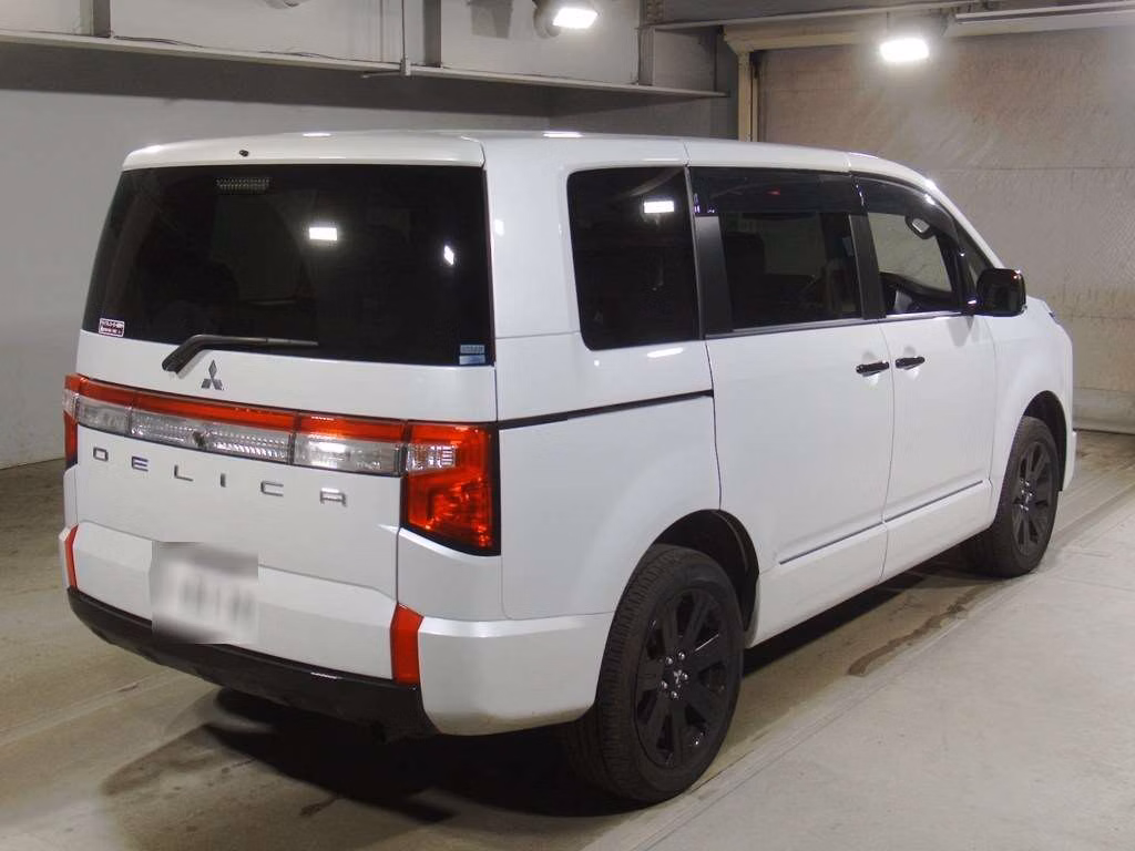 MITSUBISHI DELICA D:5
