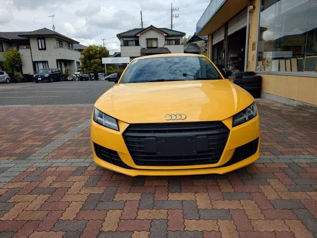 AUDI TT
