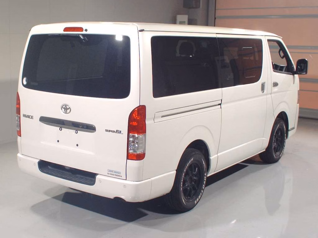 TOYOTA REGIUS ACE