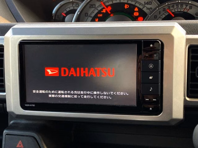 DAIHATSU WAKE