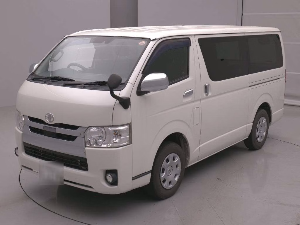 TOYOTA REGIUS ACE