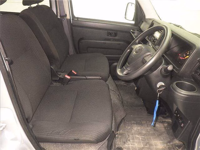 TOYOTA PIXIS VAN