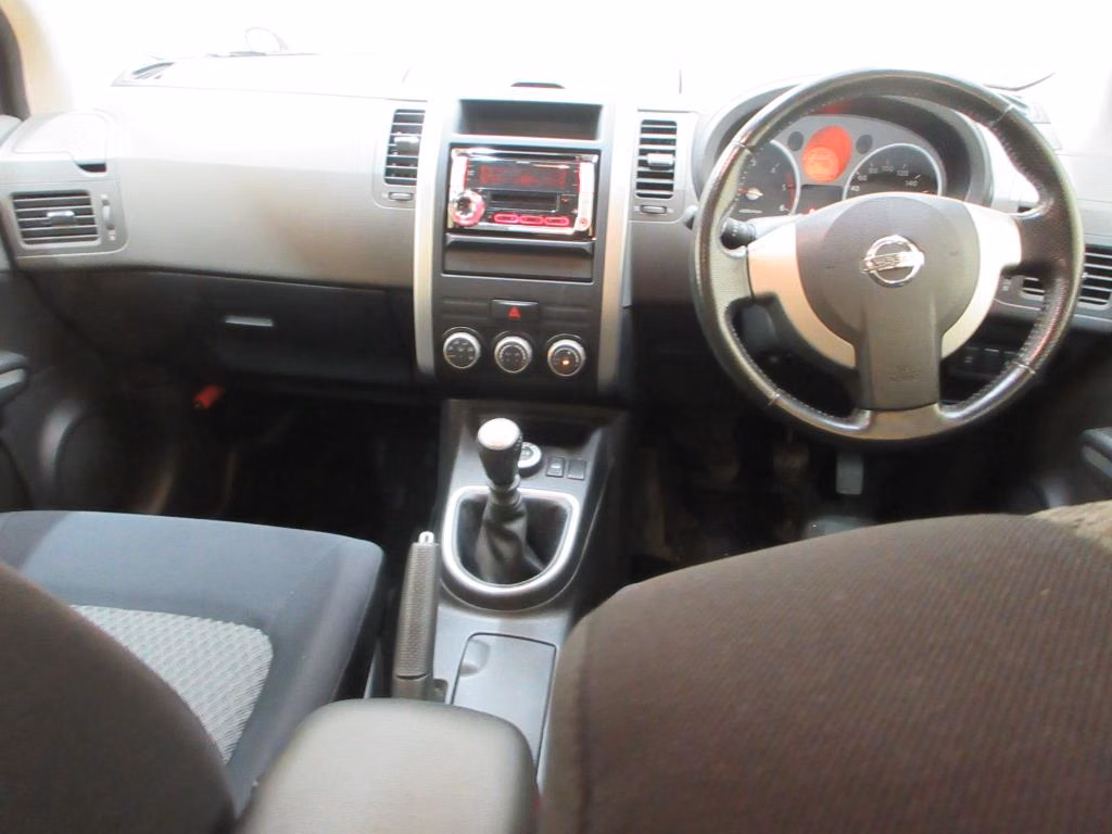 NISSAN X-TRAIL