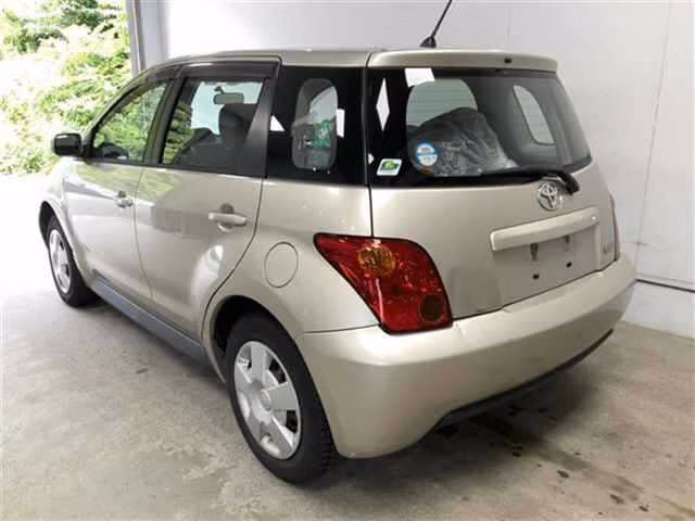 TOYOTA IST