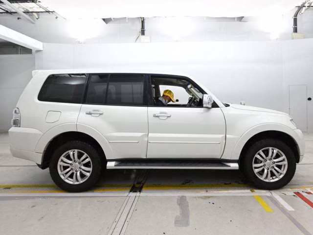 MITSUBISHI PAJERO