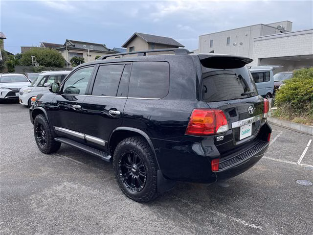 TOYOTA LAND CRUISER