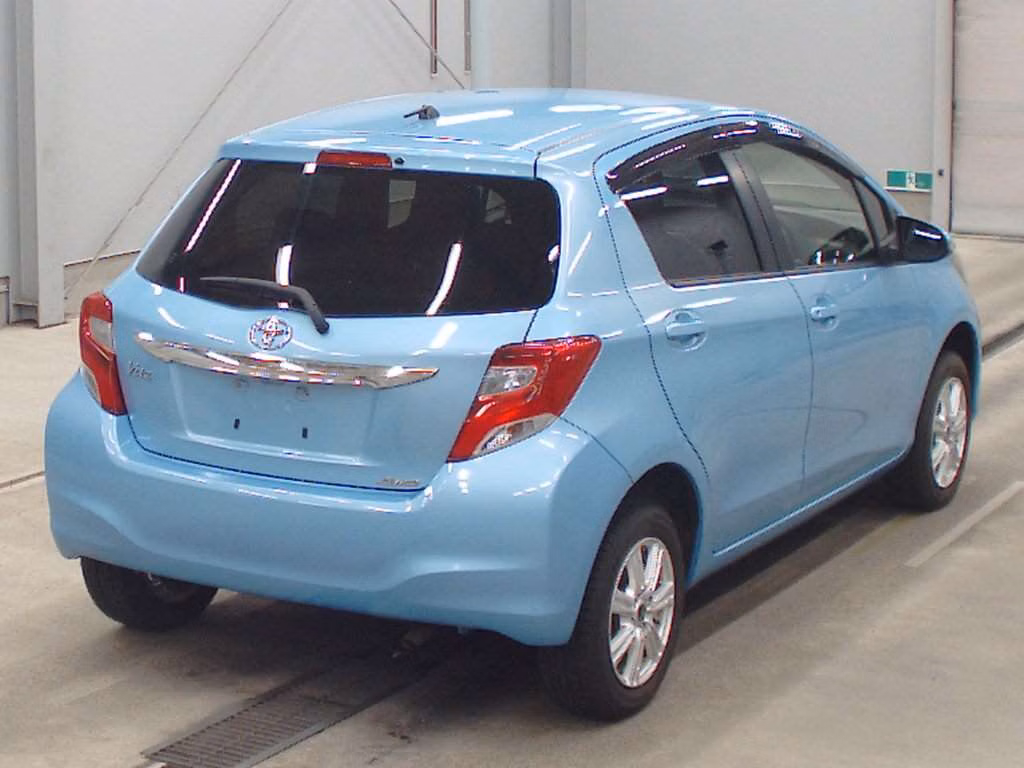TOYOTA VITZ