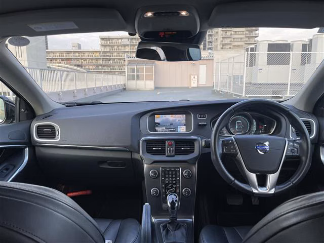 VOLVO V40