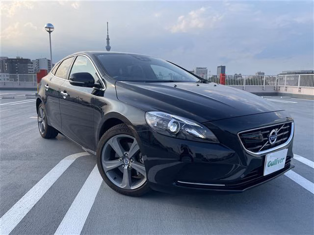 VOLVO V40