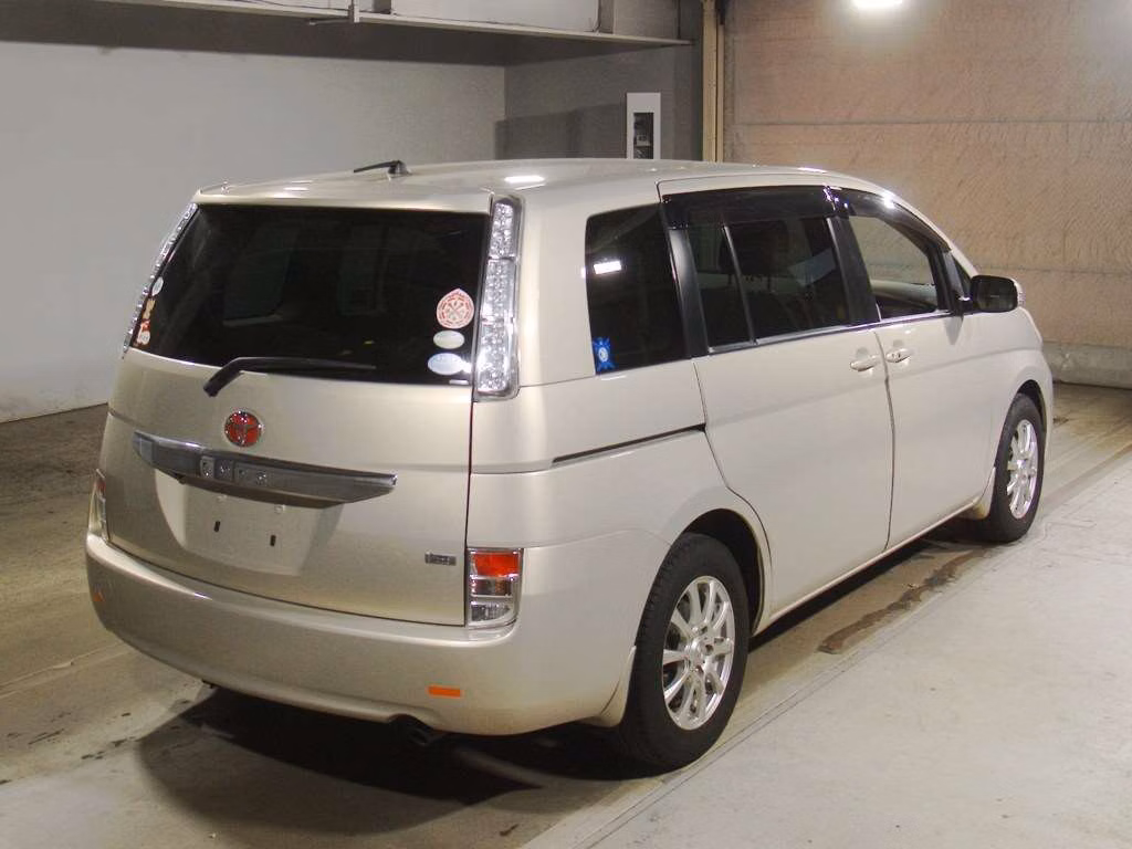 TOYOTA ISIS