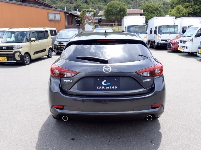 MAZDA AXELA