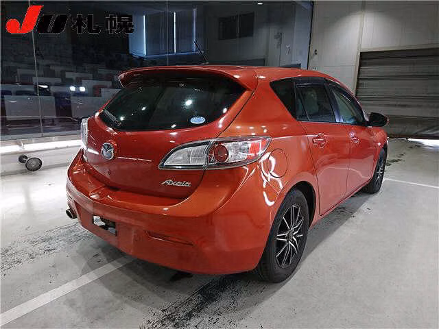 MAZDA AXELA