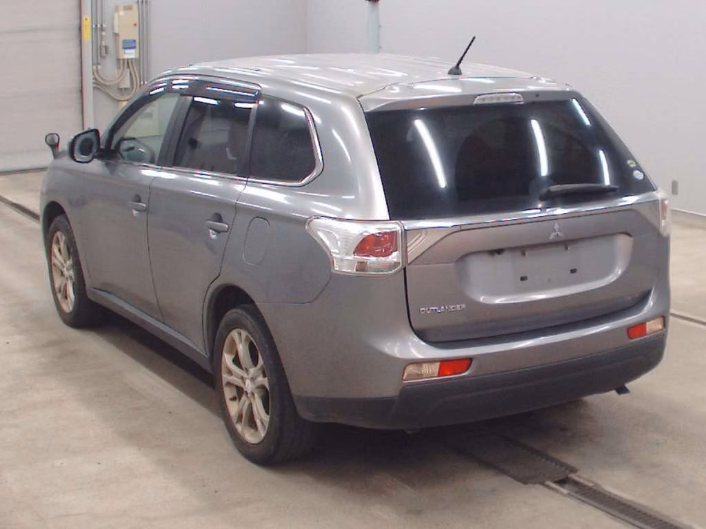 MITSUBISHI OUTLANDER