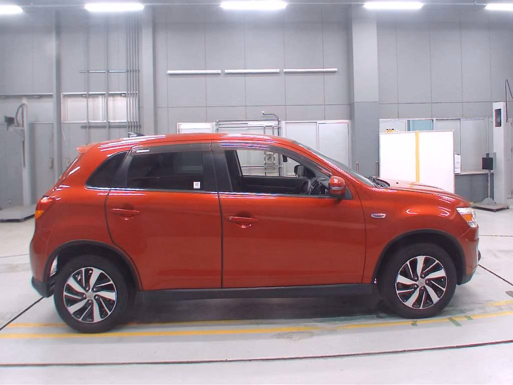 MITSUBISHI RVR