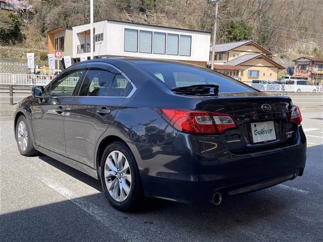 SUBARU LEGACY B4