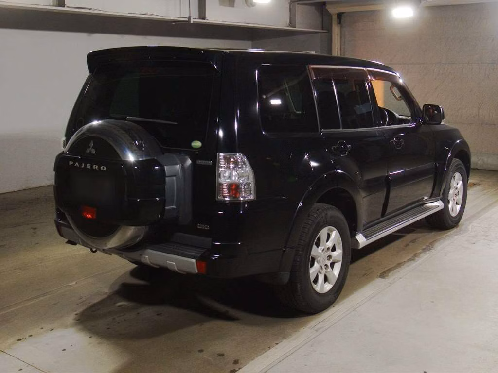 MITSUBISHI PAJERO
