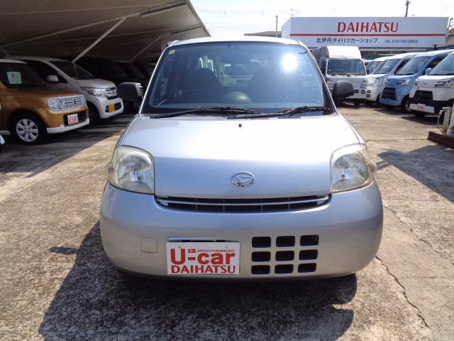 DAIHATSU ESSE