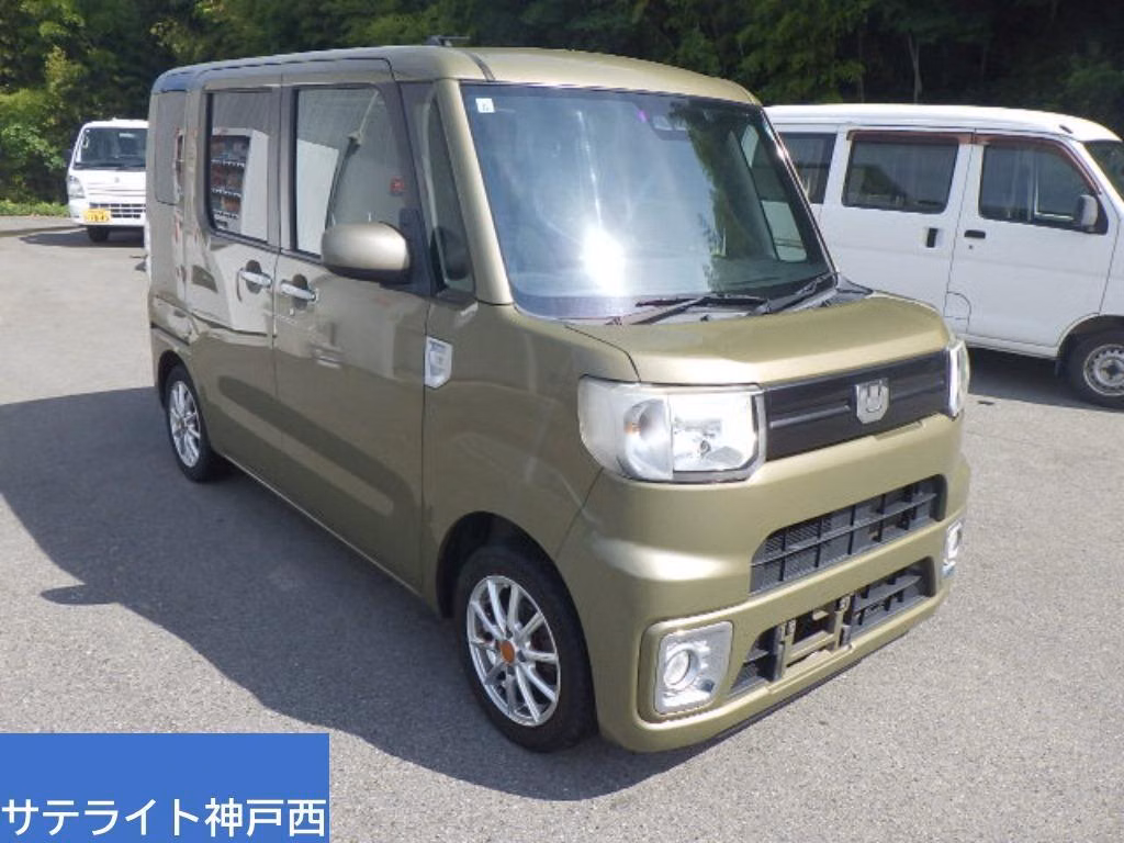 DAIHATSU WAKE