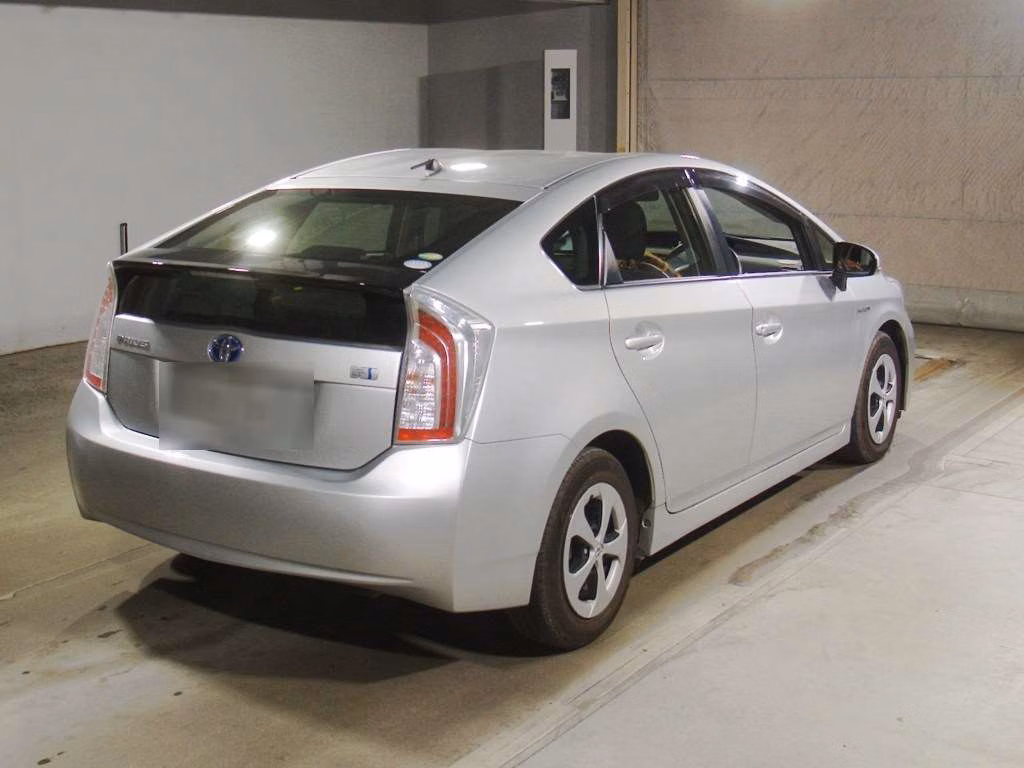 TOYOTA PRIUS