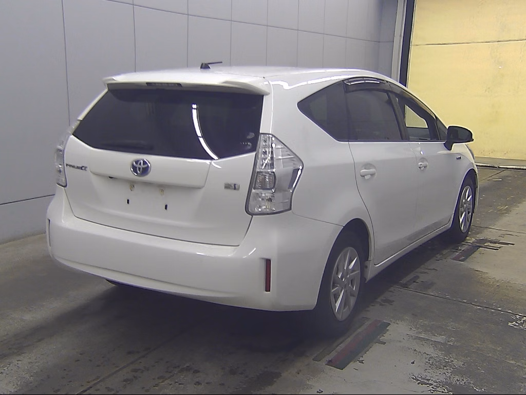 TOYOTA PRIUS ALPHA
