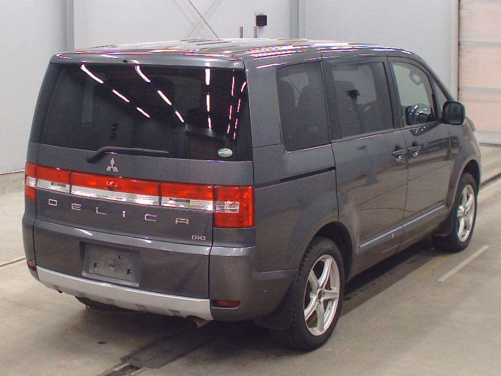 MITSUBISHI DELICA D:5