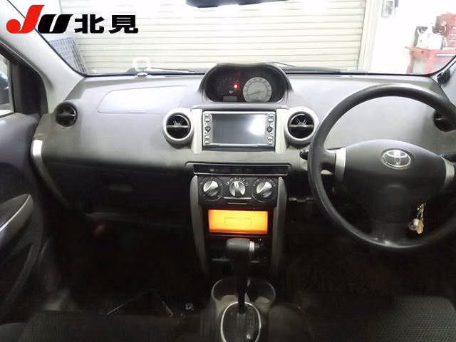 TOYOTA IST