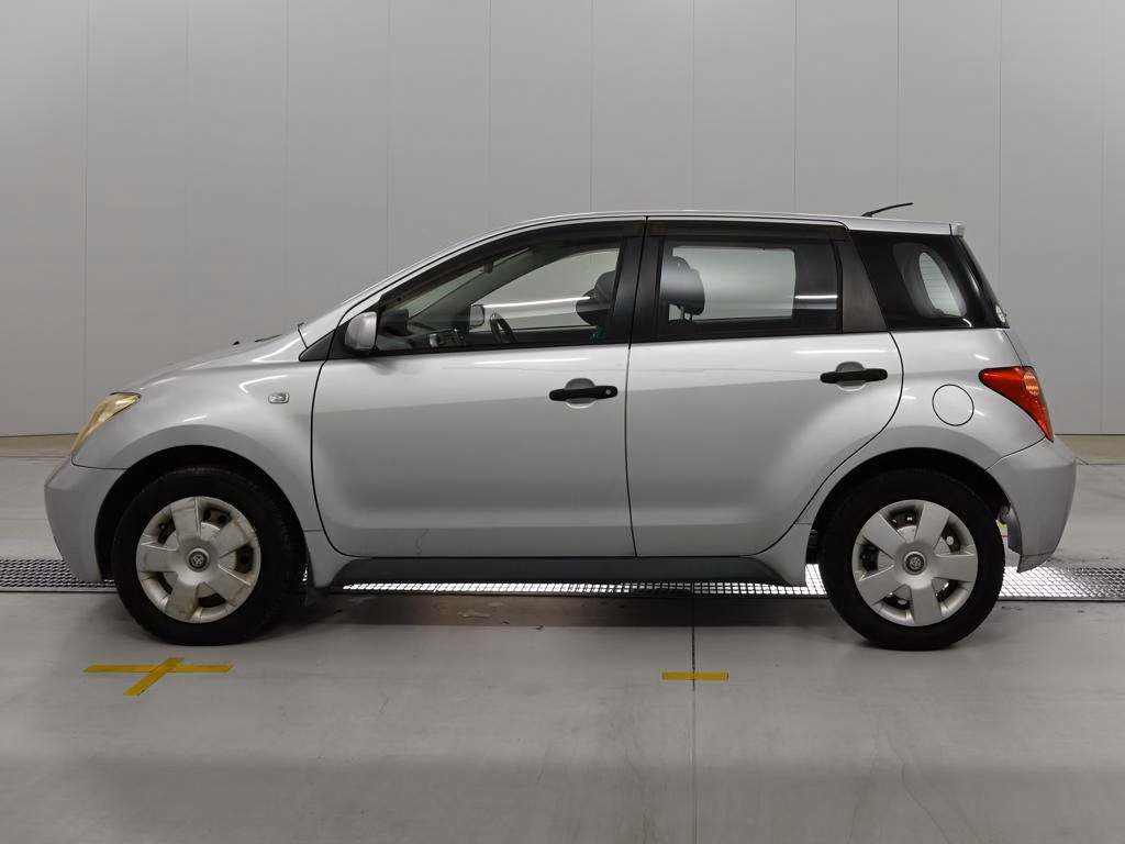 TOYOTA IST