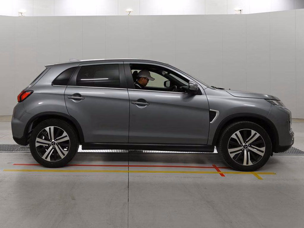 MITSUBISHI RVR